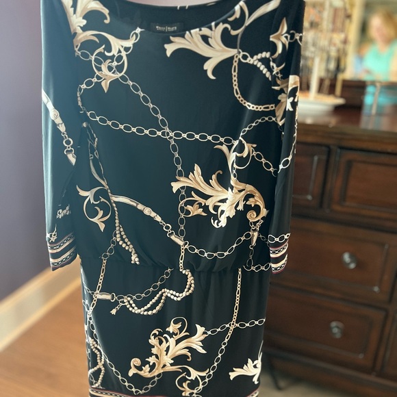 WHBM Dress with Chains and Flower - Size Medium - Picture 3 of 8